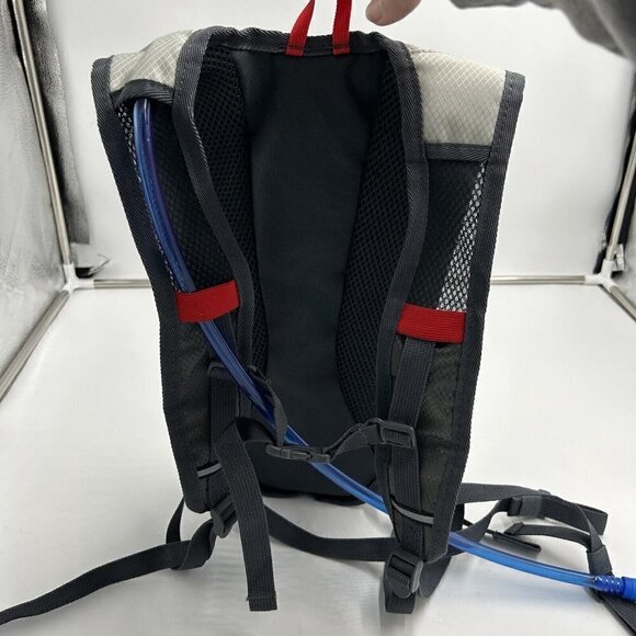 Glacier Peak Hydration Pack Backpack Slightly Used W/Bladder Gray Red - Picture 7 of 8
